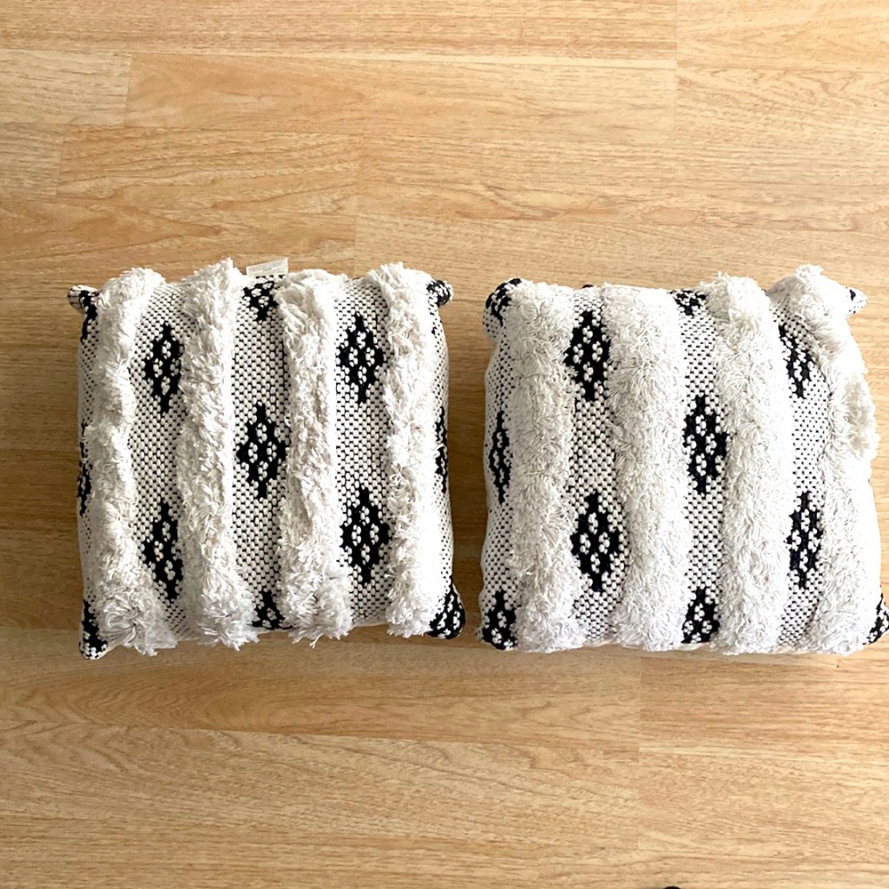 Set of 2 Western Pillows